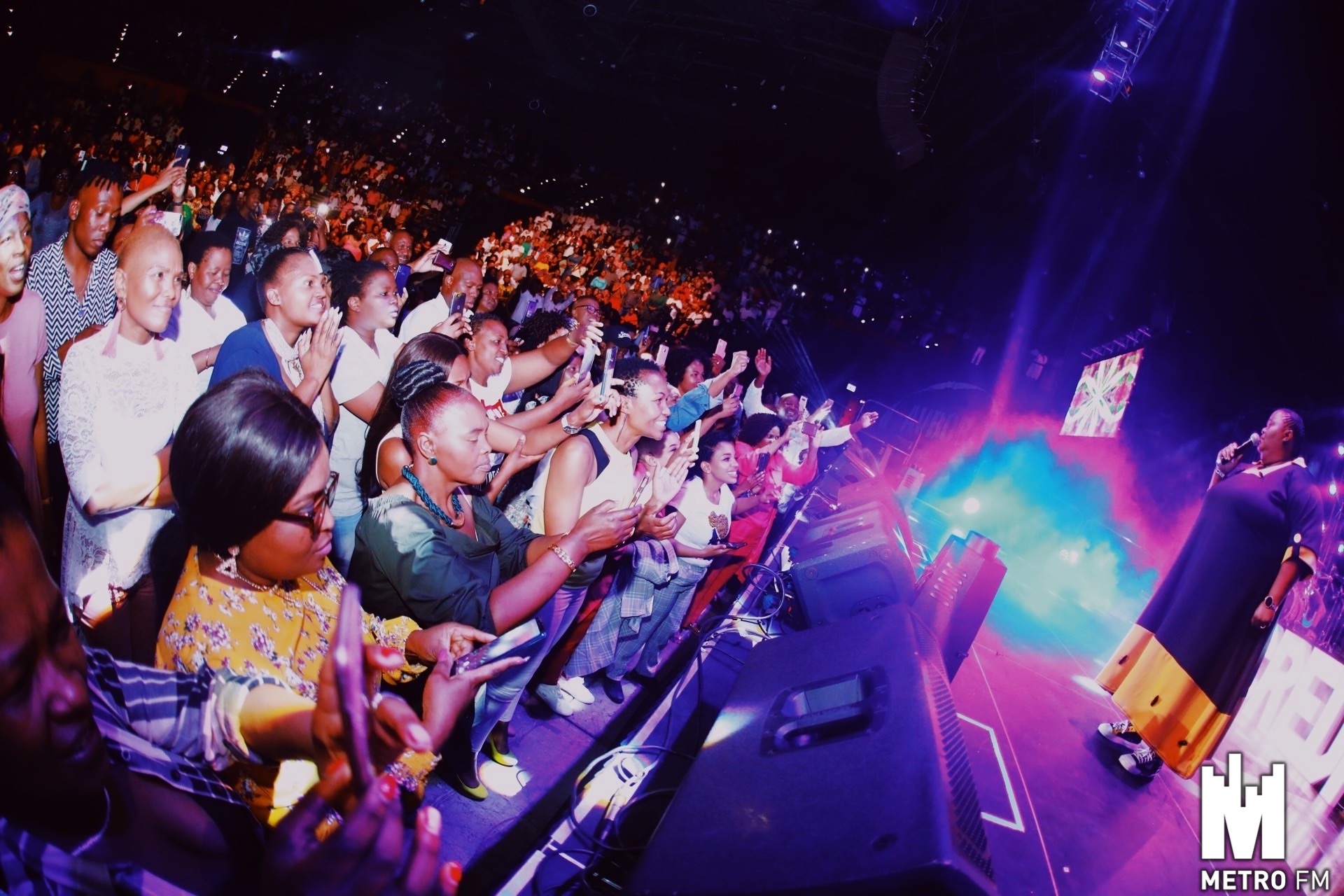 Metro FM: a sea of light